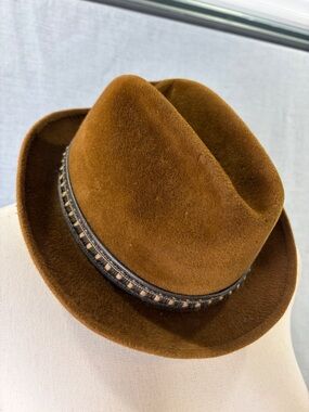 Vintage Parkleigh Gimbels Cognac Felt Fedora Beaded Band Feather 7 1/8